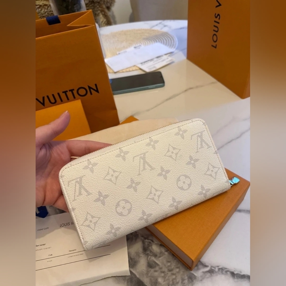 Louis Vuitton Zippy Wallet Cherry - Picture 5 of 12